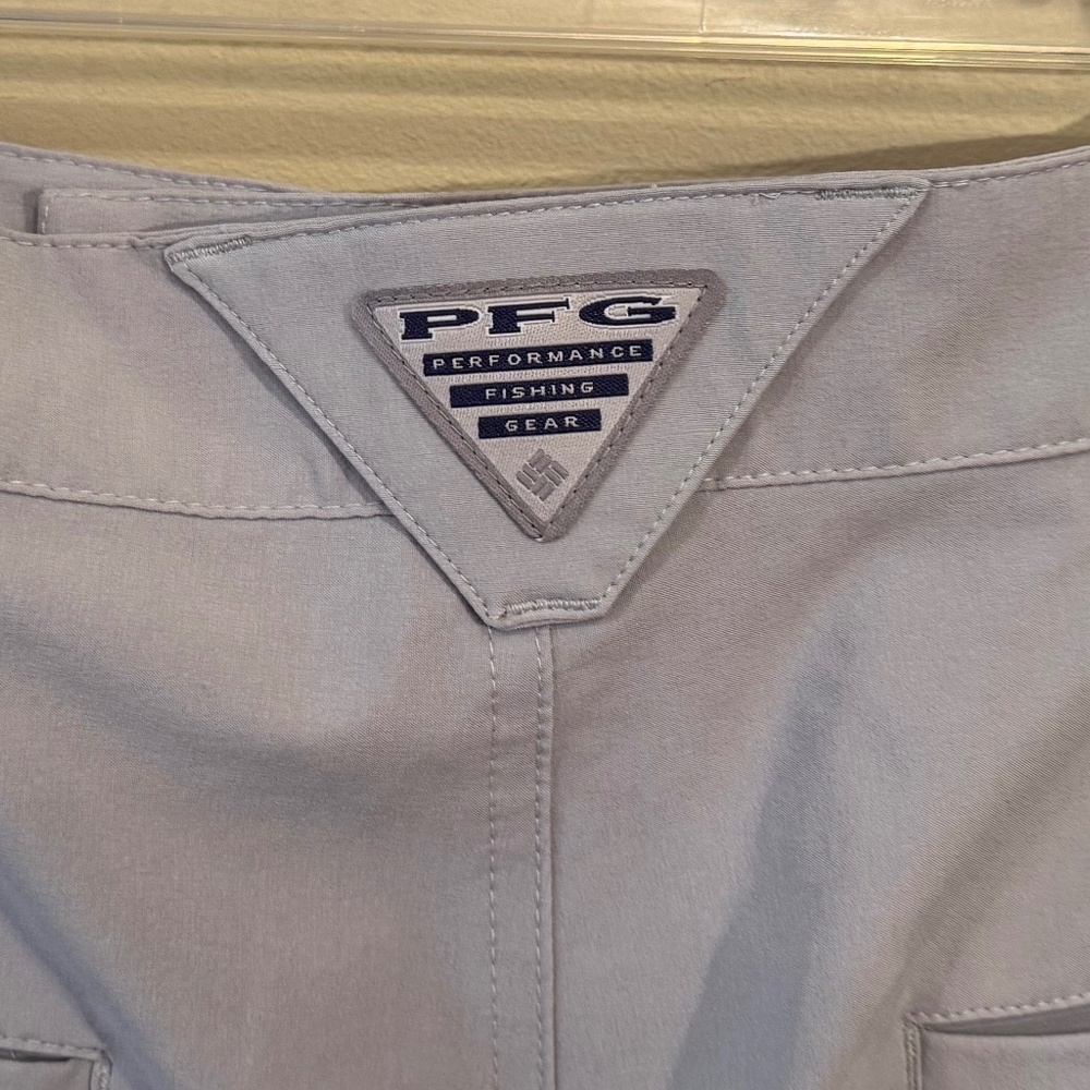 🌷🌷 PRICE ⬇️Columbia Mens 32" waist shorts - Picture 9 of 15